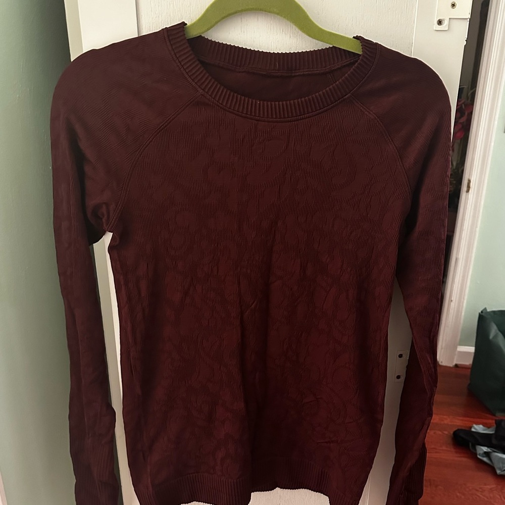 Burgundy lululemon shirt